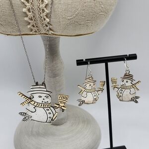 Two tone snowman pierced earrings & brooch or pendant.  Chain 925. So Cute!